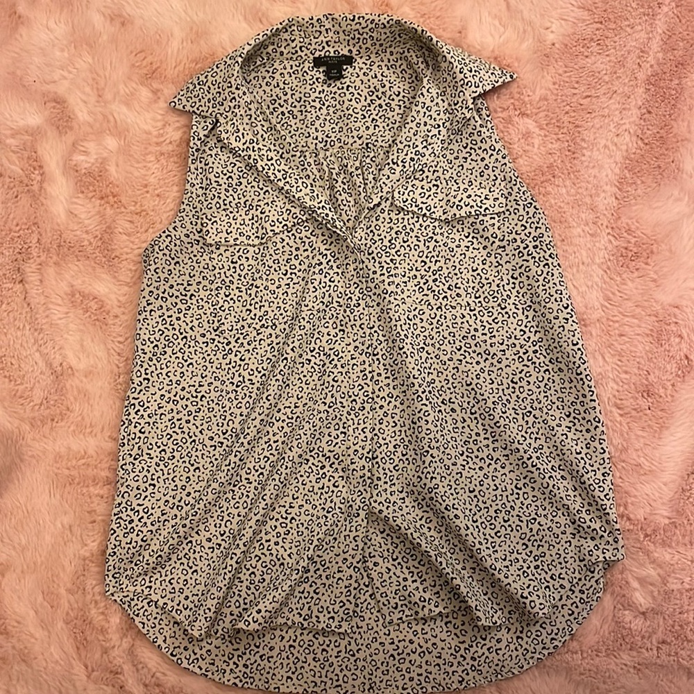 Ann Taylor Petite Sleeveless Cheetah Print Button Down